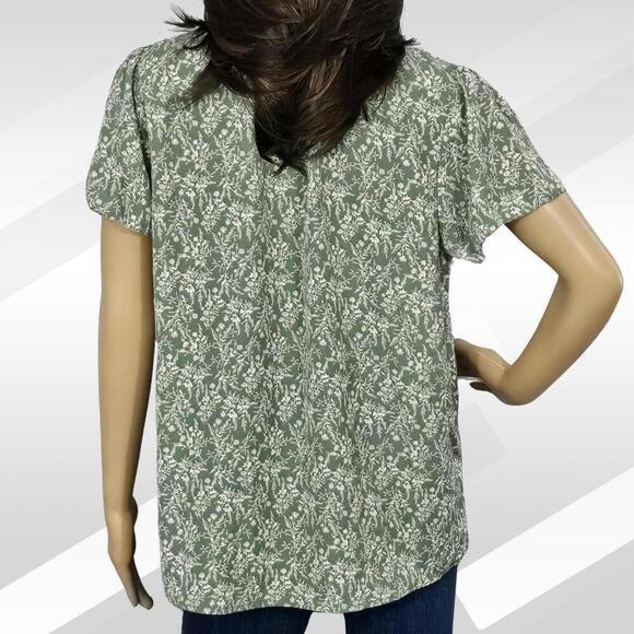 2/$30 NWOT Monday Fun Green Floral Short Sleeve Blouse Size M - Picture 2 of 5